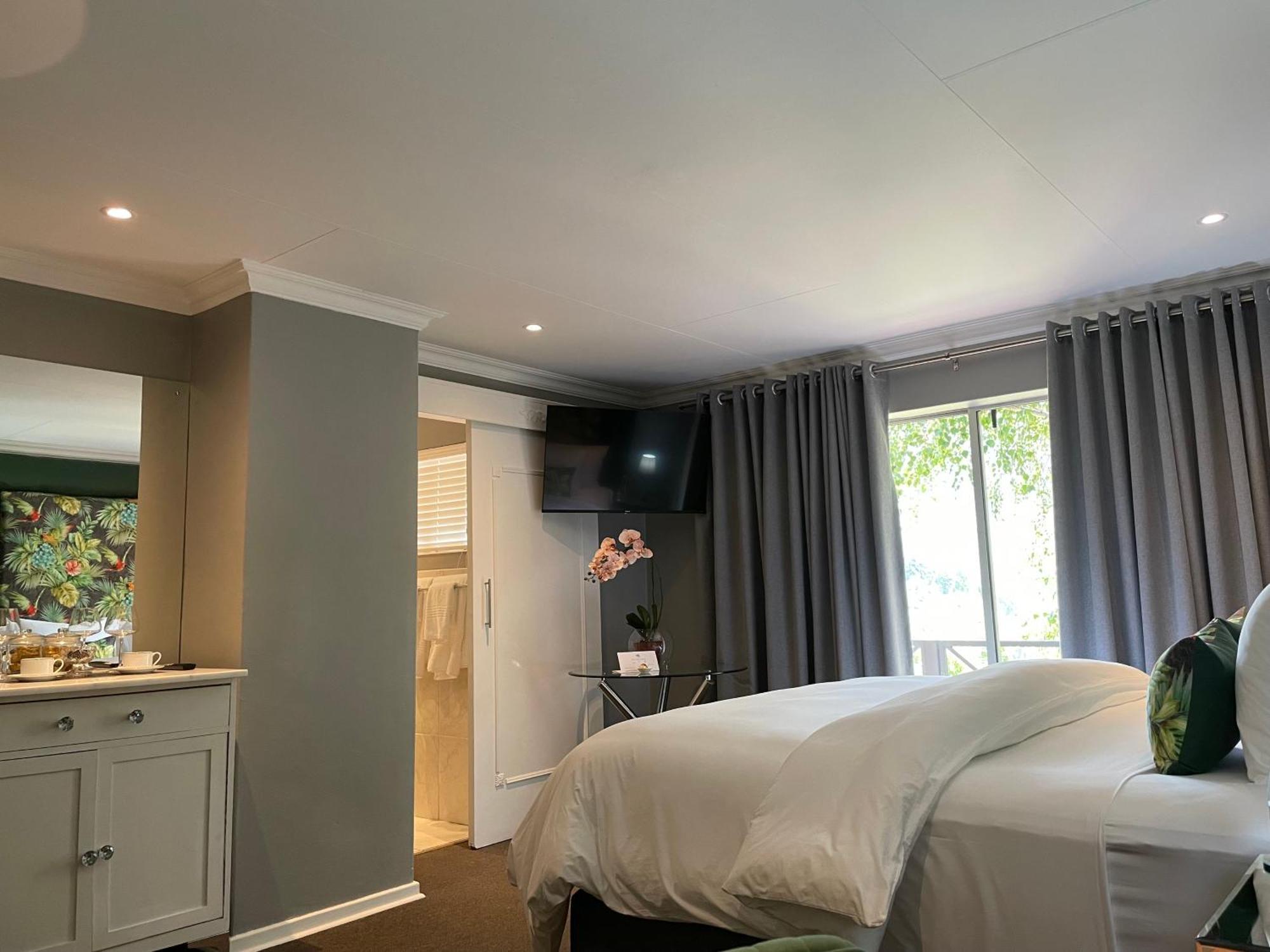 Patcham Place & Lilliput House, Clarens